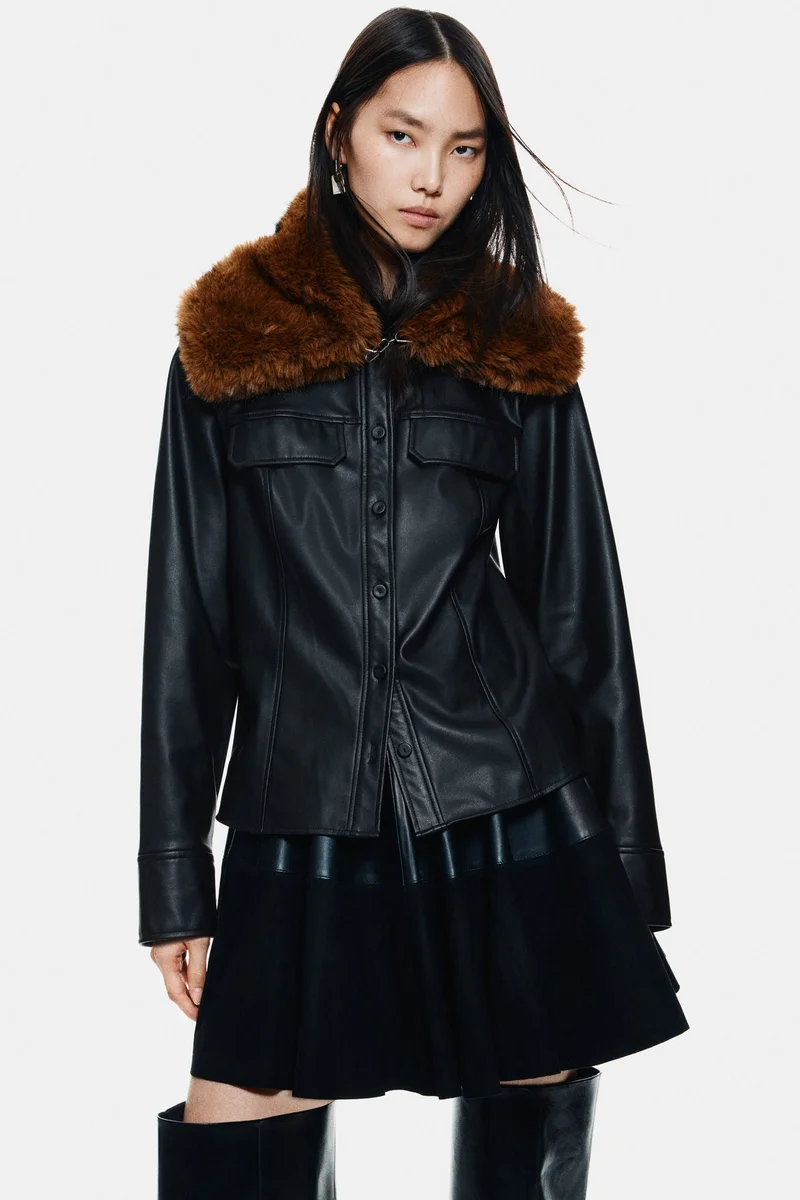 اتش اند ام قميص من نسيج مطلي