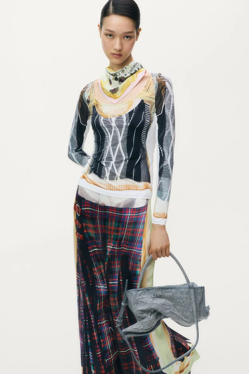 اتش اند ام بلوزة بطبعة