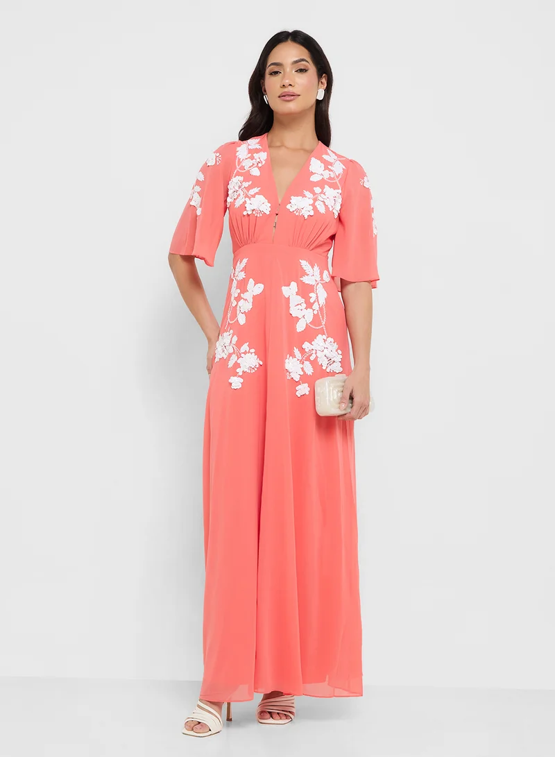 Hope & Ivy Floral Appliqué Maxi Dress