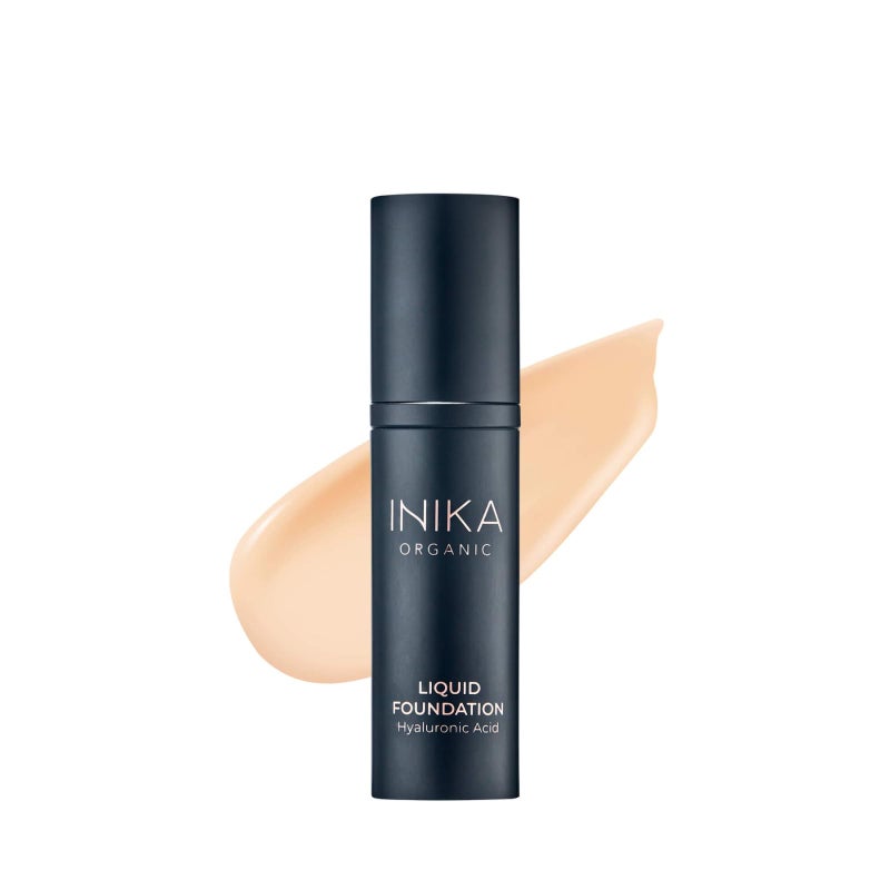 فونداسيون سائل كامل التغطية من INIKA Organic مع حمض الهيالورونيك وزيت الأركان - فونداسيون نباتي وعضوي لمرونة البشرة وامتلائها - كريم تغطية طبيعي 30 مل