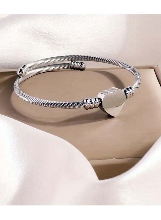 Home Clearance Sale A Trendy, Lightweight, Luxurious And Exquisite Stainless Steel Elastic Heart Bracelet Suitable For Couples To Wear Daily, With A Versatile Design. - Image 1