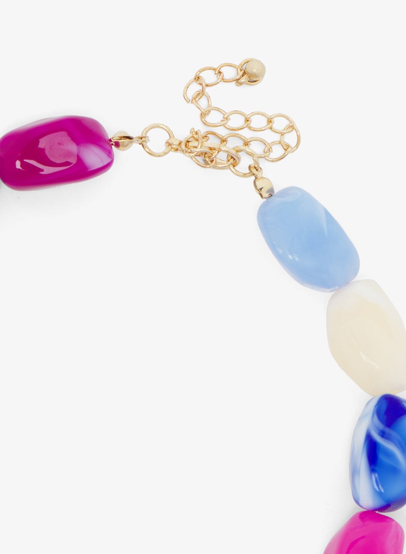 قلادة بسلسلة متعددة وطبقات من الراتنج