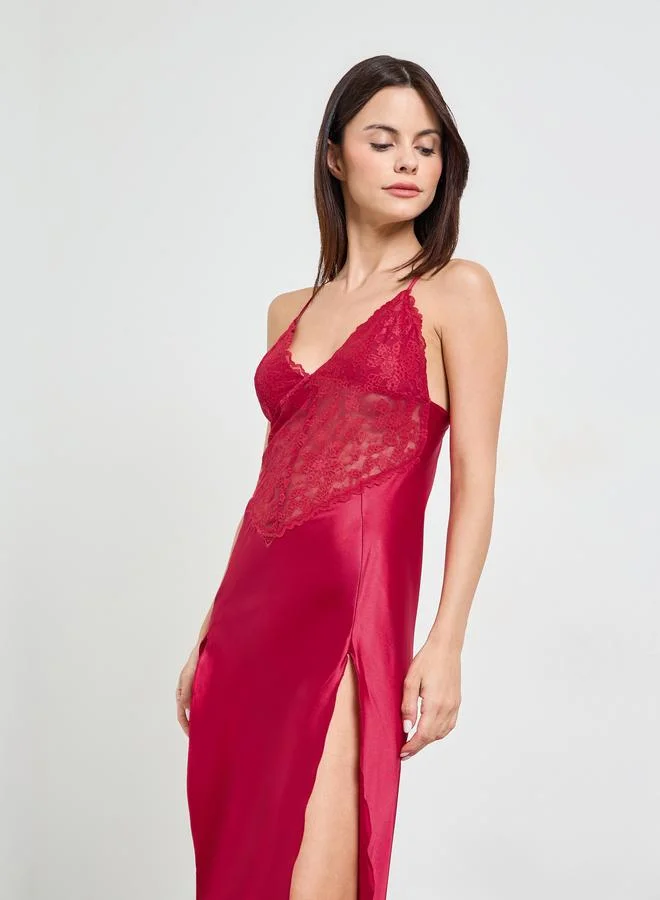تايك تو Burgundy Lace-Trim Slip Dress with Side Slit