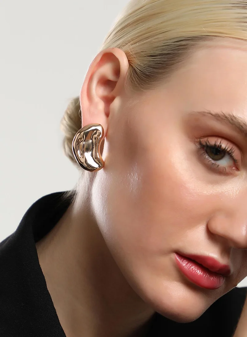 SOHI Dented Bean Contemporary Artificial Stud Earring Jewellery