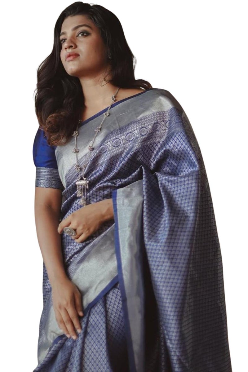 SGF11 Women's Kanjivaram Soft Silk Handloom Saree Golden Zari With Blouse Piece (Blue) - Image 1