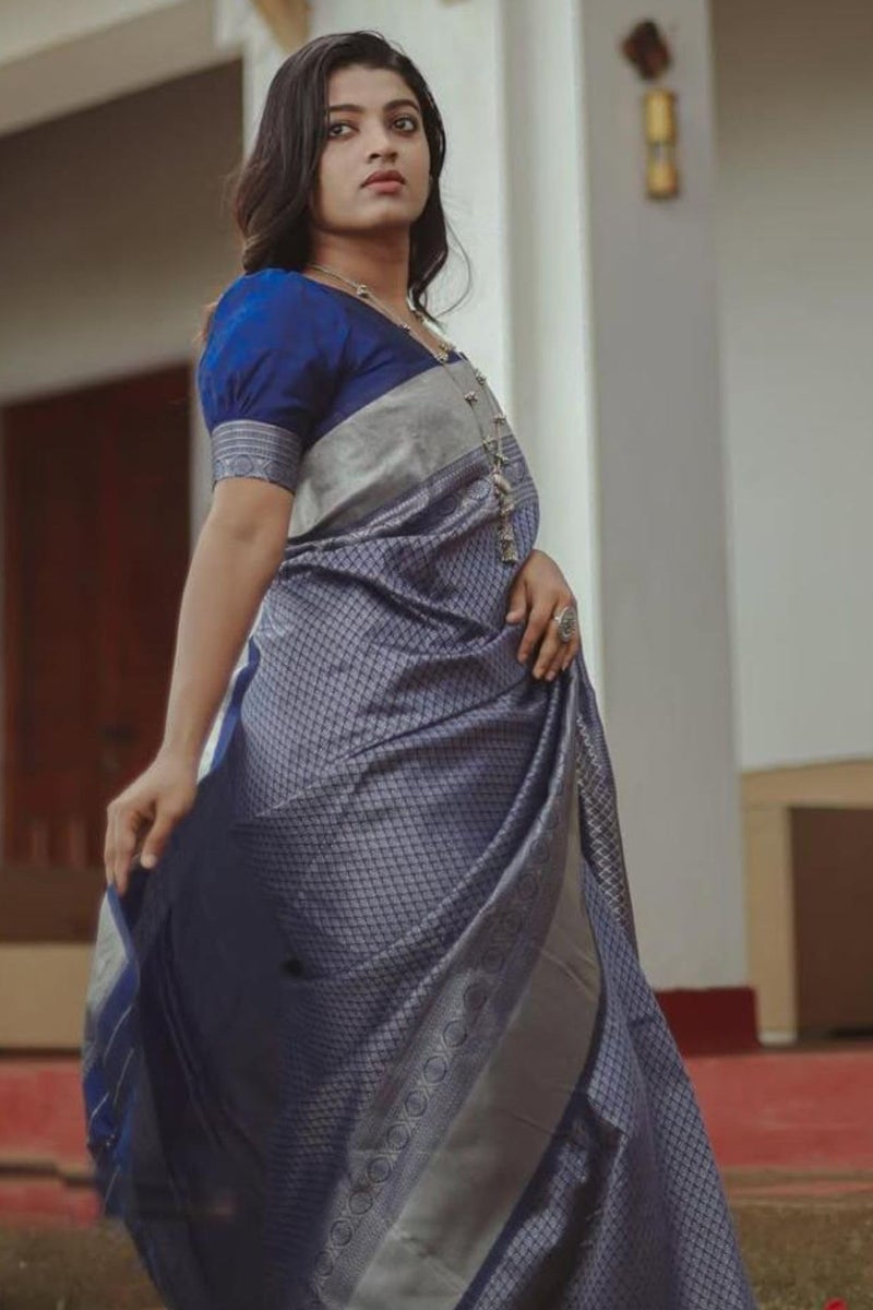 SGF11 Women's Kanjivaram Soft Silk Handloom Saree Golden Zari With Blouse Piece (Blue) - Image 5