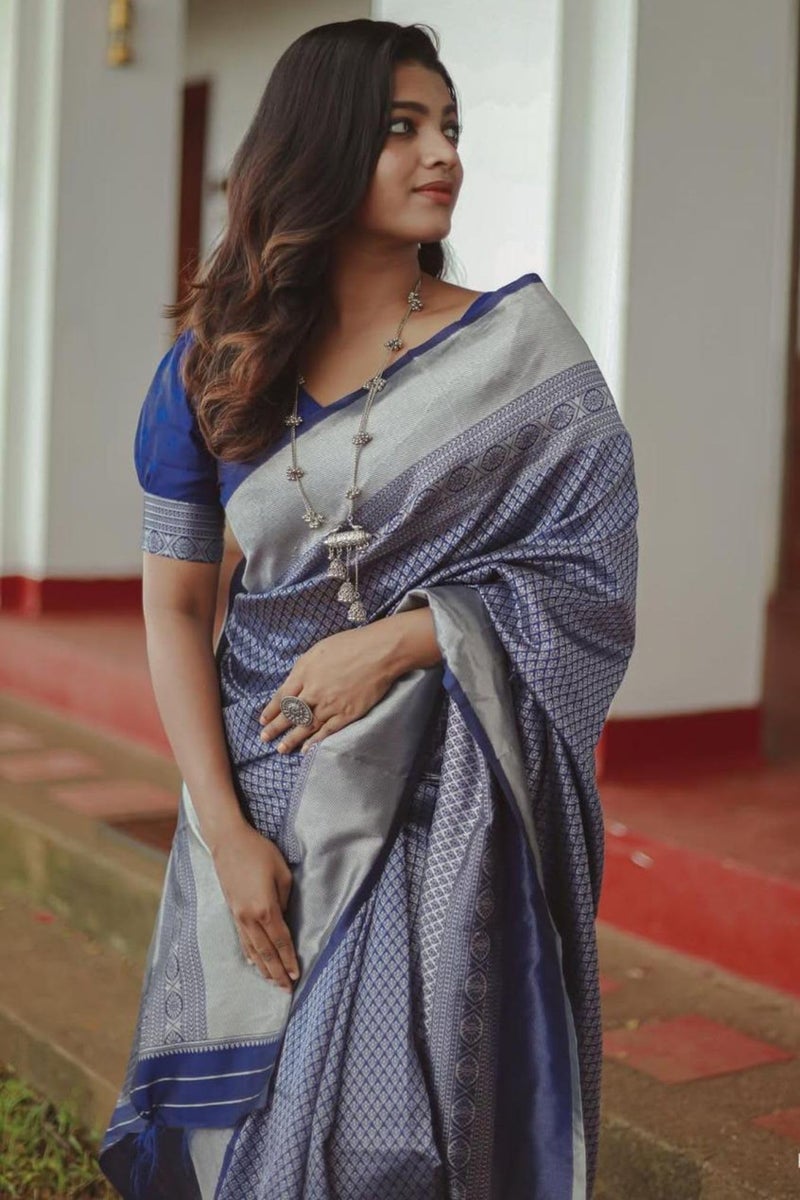 SGF11 Women's Kanjivaram Soft Silk Handloom Saree Golden Zari With Blouse Piece (Blue) - Image 4