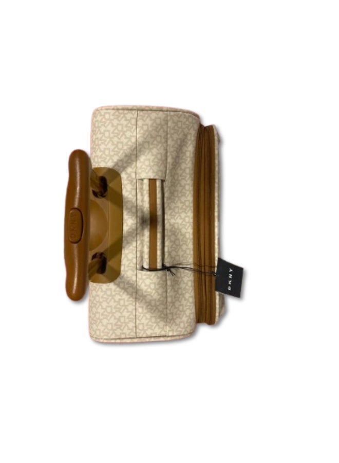 دكني حقيبة سفر  متوسطة صلبة مخططة بتوقيع العلامة التجارية - لون كريمي بعجلات دوارة  درجة وخفيفة الوزن - Image 4