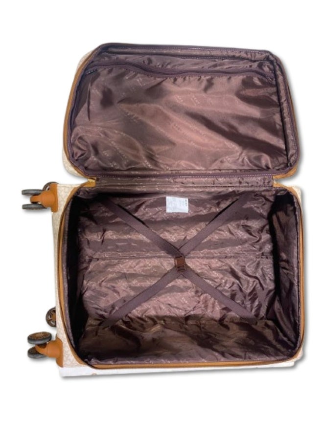 دكني حقيبة سفر  متوسطة صلبة مخططة بتوقيع العلامة التجارية - لون كريمي بعجلات دوارة  درجة وخفيفة الوزن - Image 5