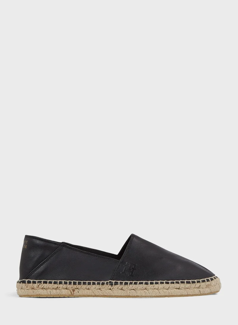 TOMMY HILFIGER Logo Print Low Top Sneakers