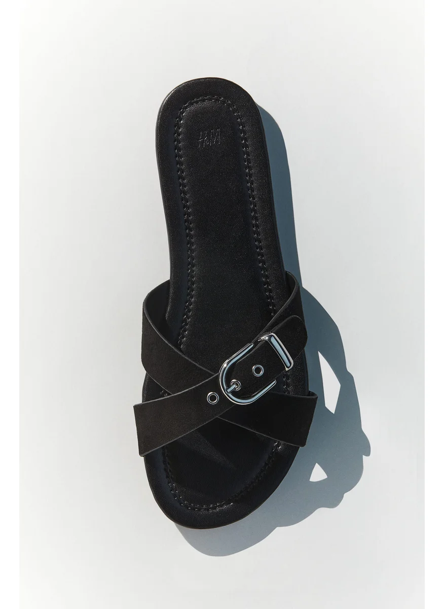 اتش اند ام Crossover-Strap Sandals