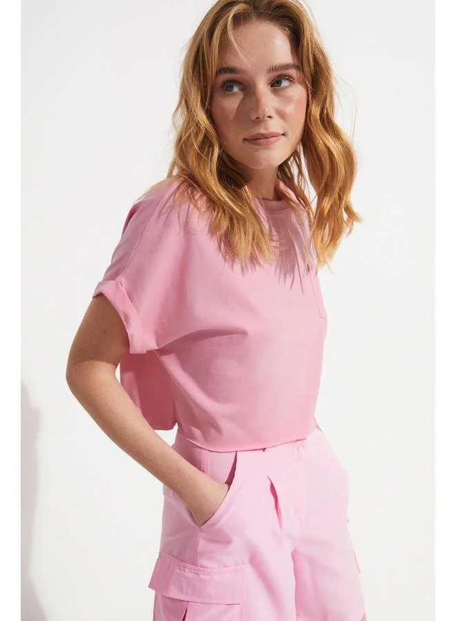 جون June Women Crop Pocket Detailed Knitted Tshirt Pink