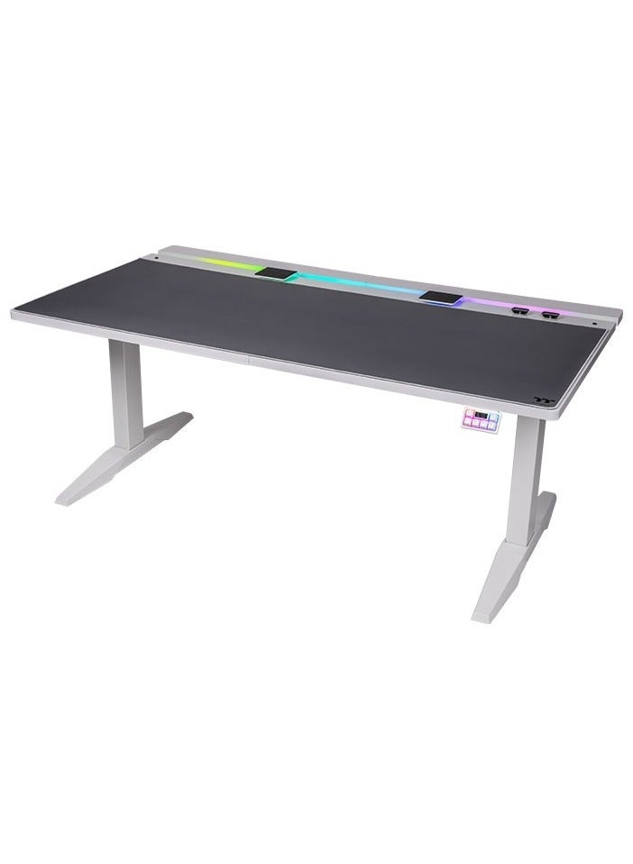 ثيرمال تيك مكتب ألعاب G700 RGB Snow - مكتب كهربائي قائم بارتفاع قابل للتعديل، سطح من الخشب المضغوط مقاس 160 سم × 88.7 سم، نظام رفع ثلاثي المراحل بمحركين، إضاءة LED RGB 16.8 مليون لون، إعدادان للذاكرة، قفل أمان وحساسية تصادم، لون أبيض | GGD-G70-WHEIRX-11  - Image 1