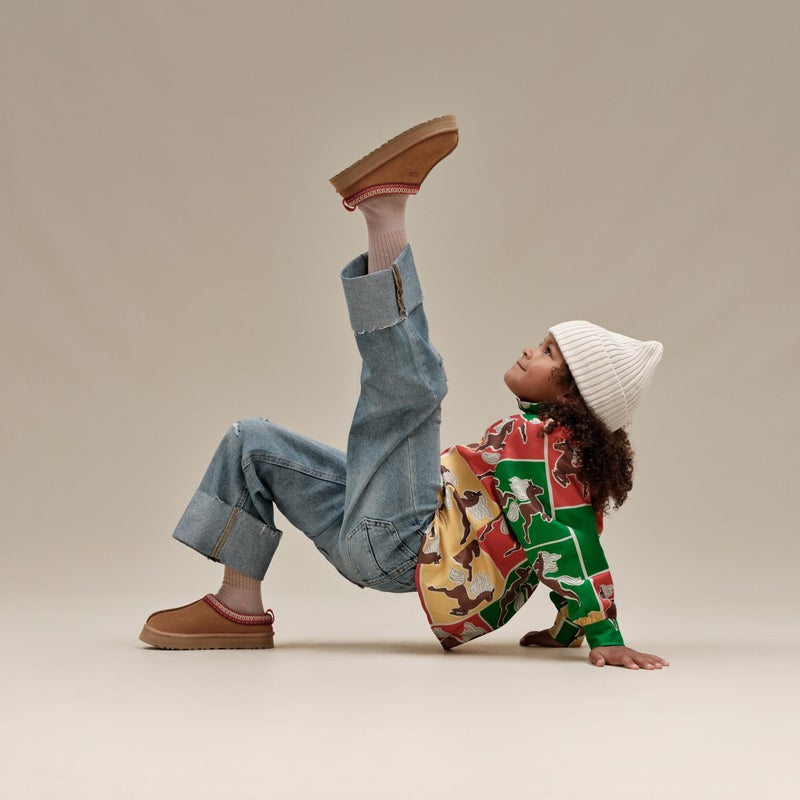 UGG Unisex-Child Tazz Slipper, Chestnut, 5 - Image 2