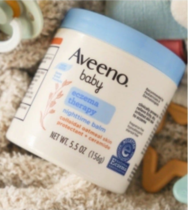Aveeno Night Balm with natural colloidal oatmeal and dimethicone for dry skin and baby eczema relief, and ceramides to provide deep, overnight hydration - Image 3