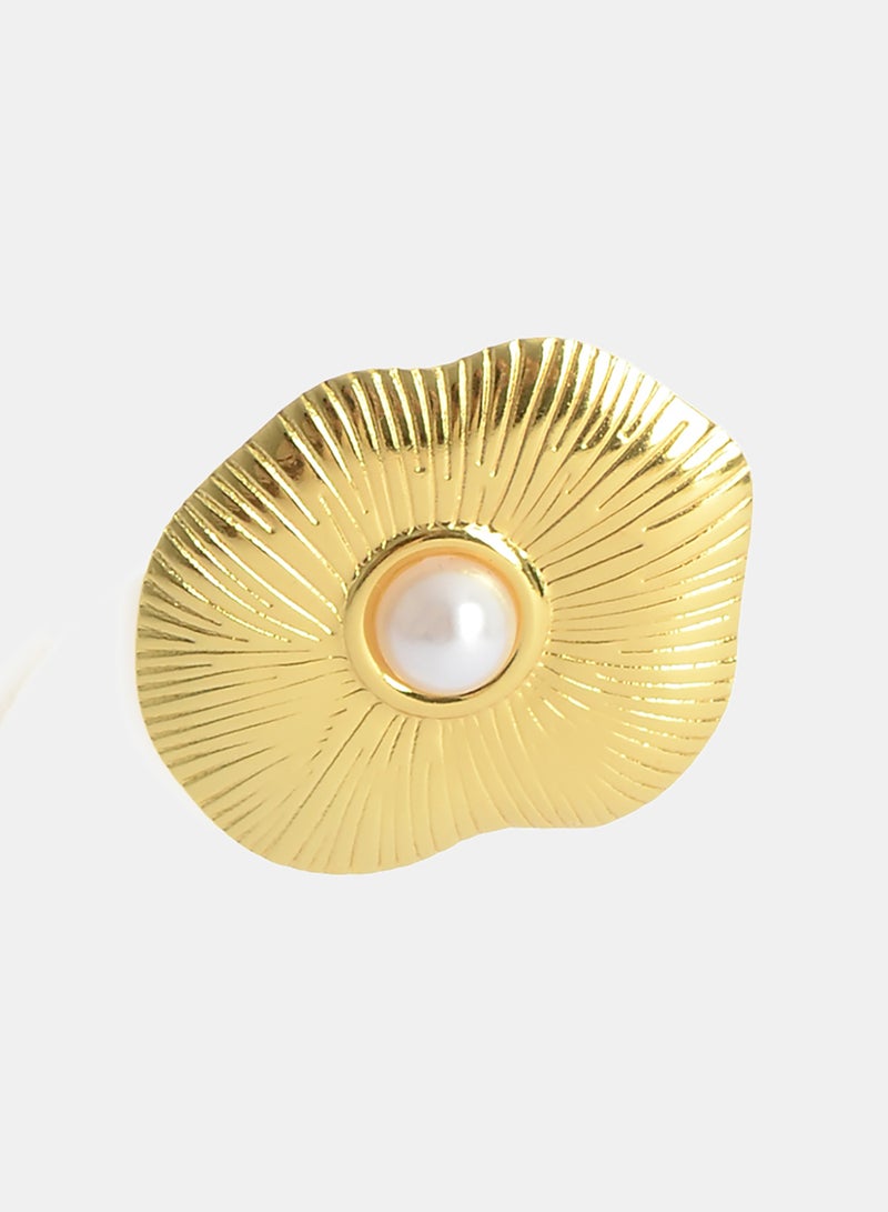 Akher el Ankoud Large Pearl Flower Design Earrings With A Screw-In Design - Embossed Earrings - Image 2