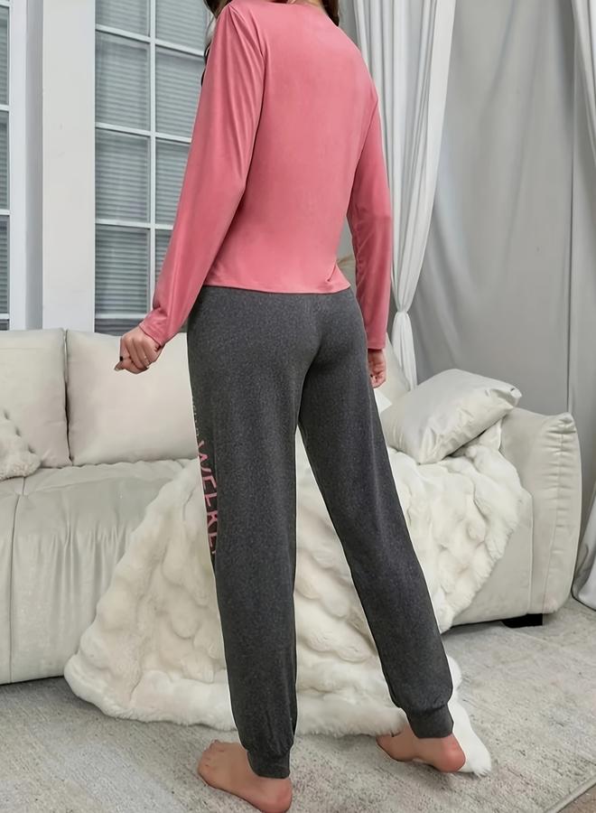 تايك تو طقم تيشيرت بطبعة عبارة مع بنطال - Image 2