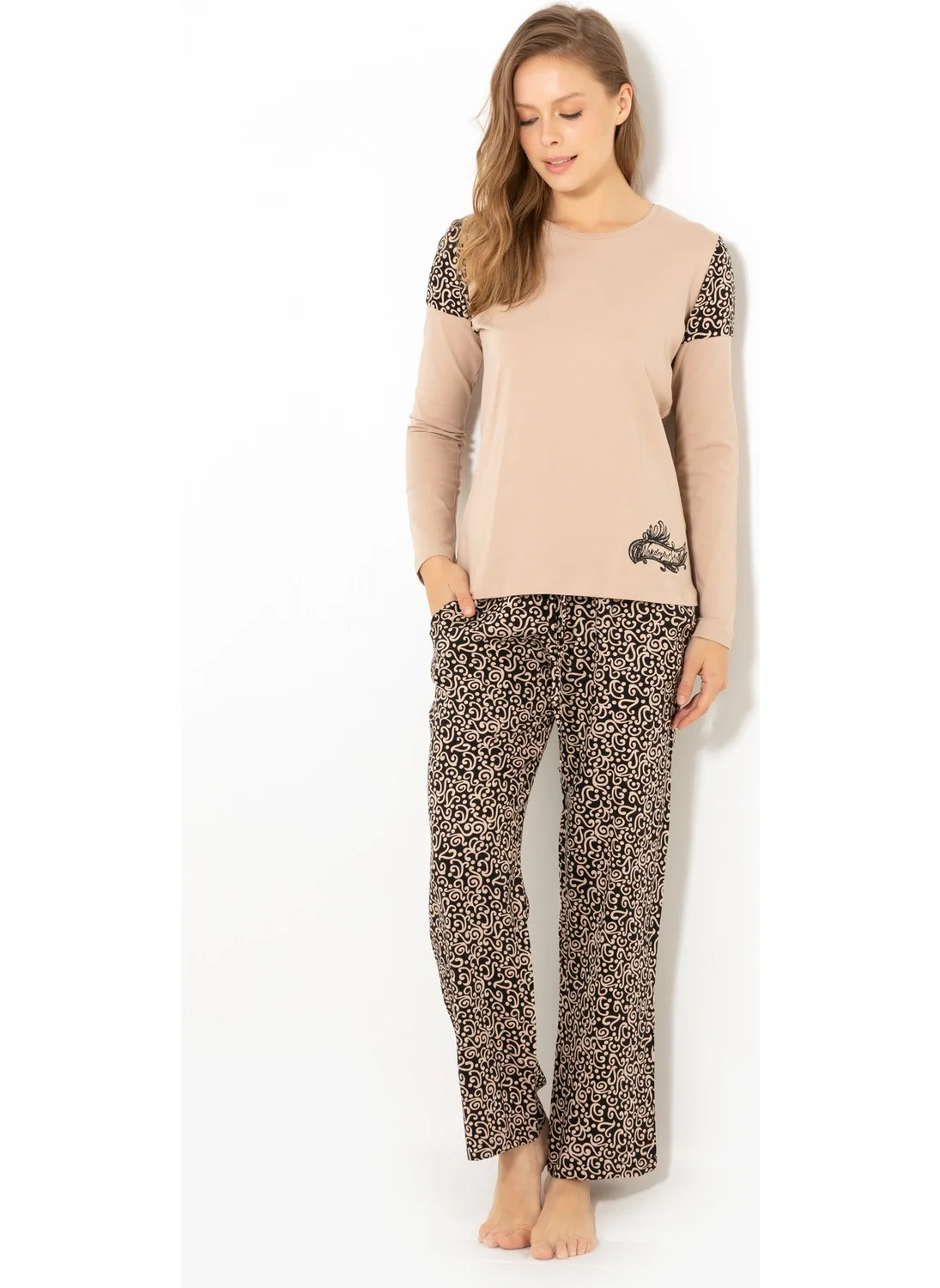 دو رى مى Classical Design Women's Pajamas Set