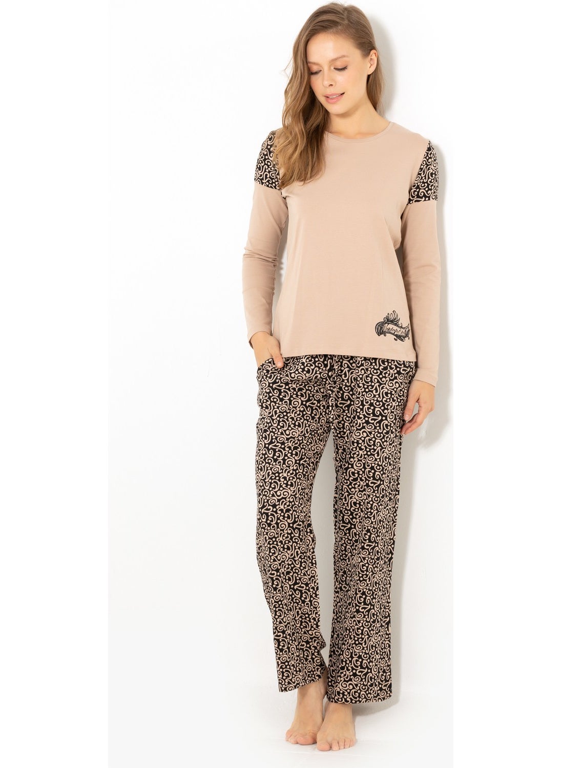 DoReMi Classical Design Women's Pajamas Set  - Image 1