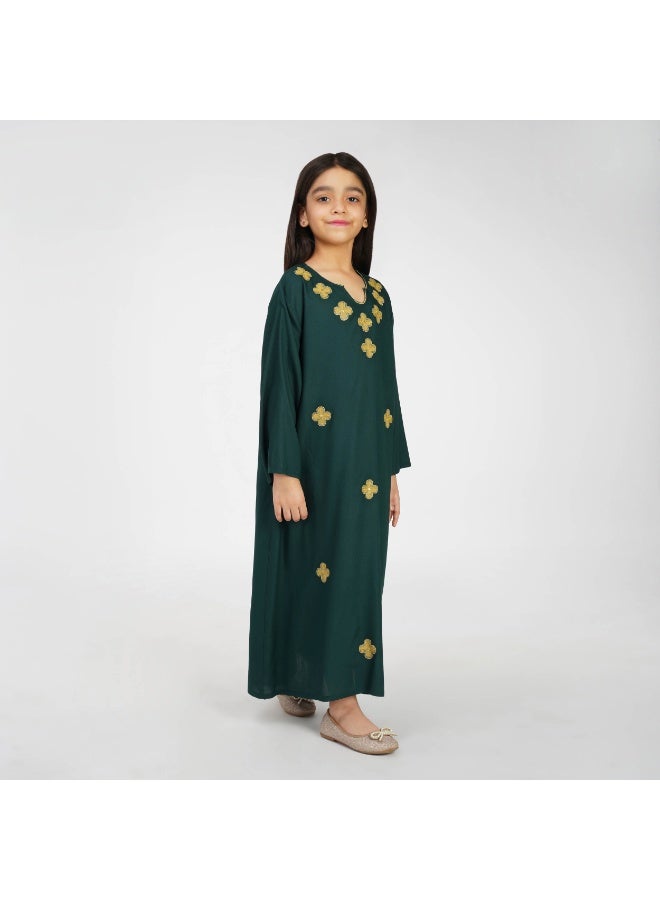 Linelle Kids Jalabiya  with Scalloped V-Neck and Floral Embellishments - Image 4