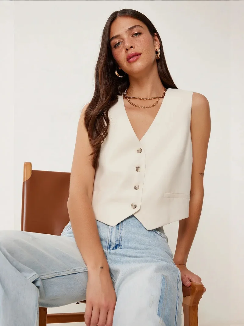 السعادة في إسطنبول ISTANBUL Sleeveless V-Neck Buttoned Crop Waistcoat