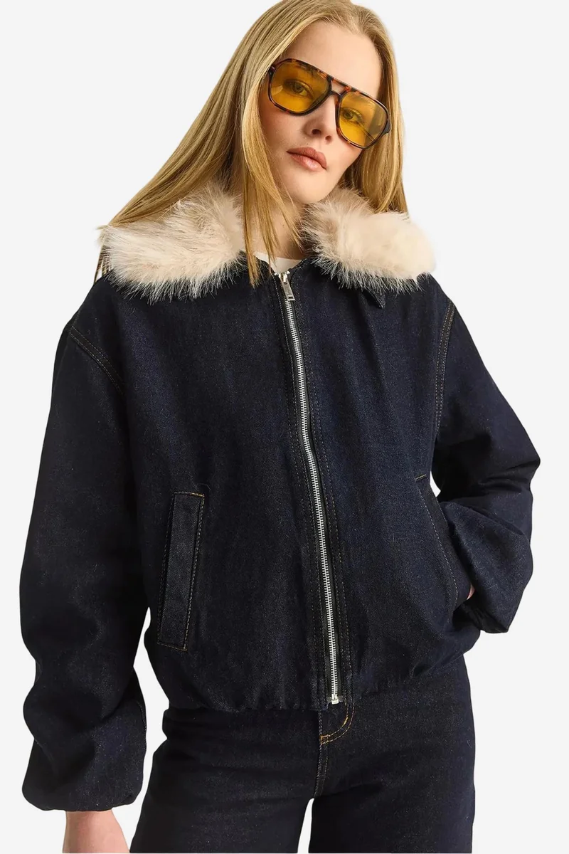 بيانكو لوتشي LUCCI Crop Denim Jacket with Faux Fur Detail