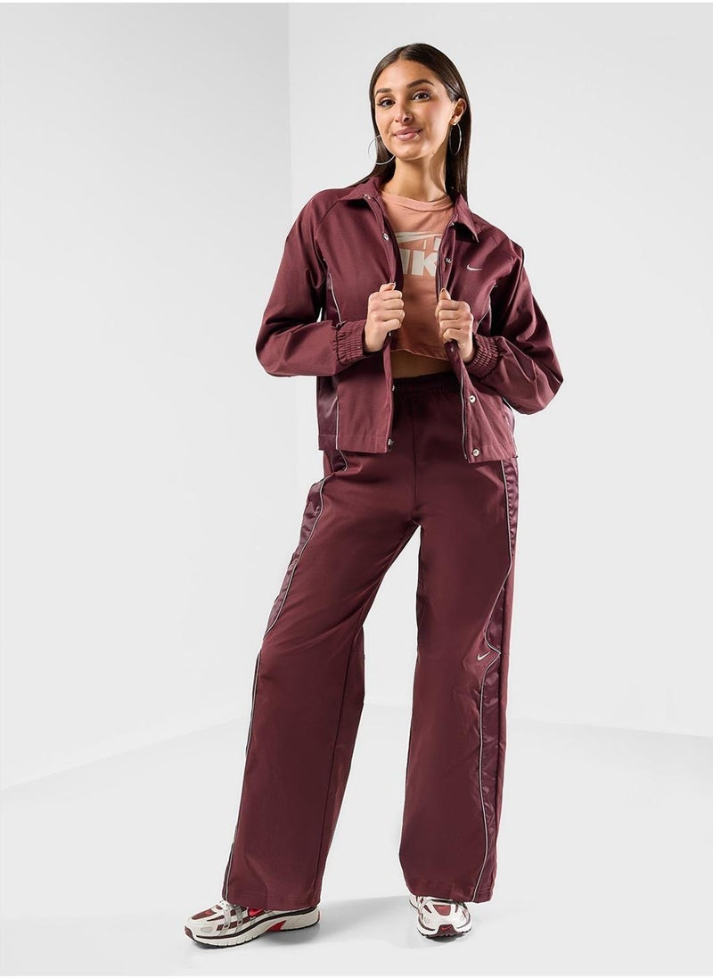 Nike جاكيت نايك سبورتسوير النسائي المنسوج - Image 4