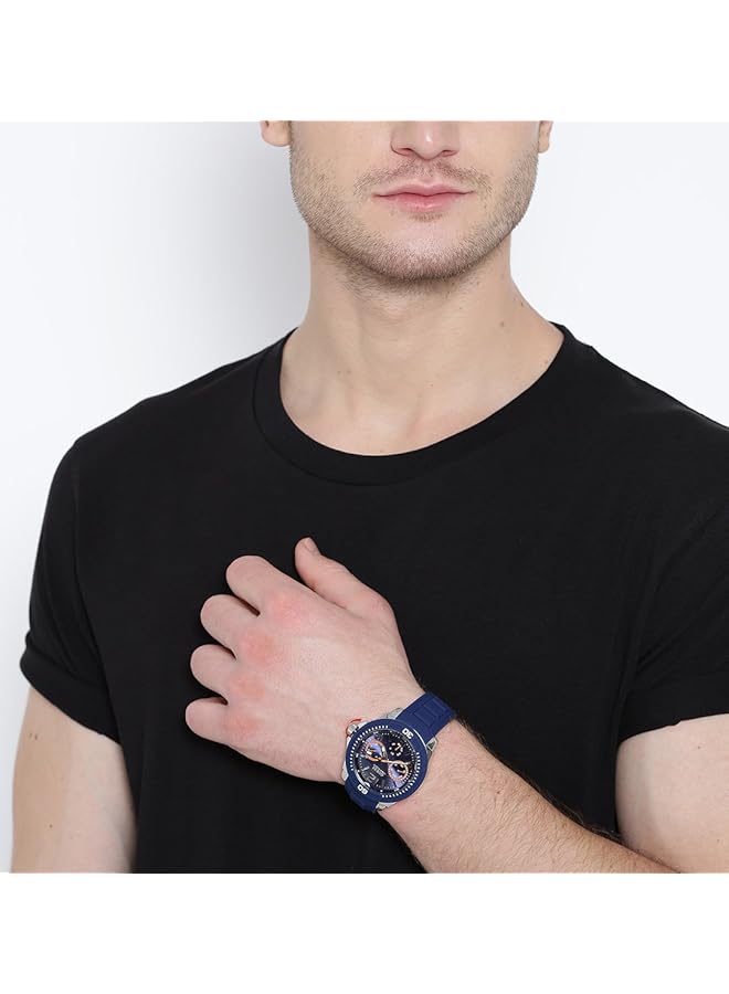 GUESS Tread Watch For Men Analog Rubber Strap W0967G2 Blue Band - Image 5