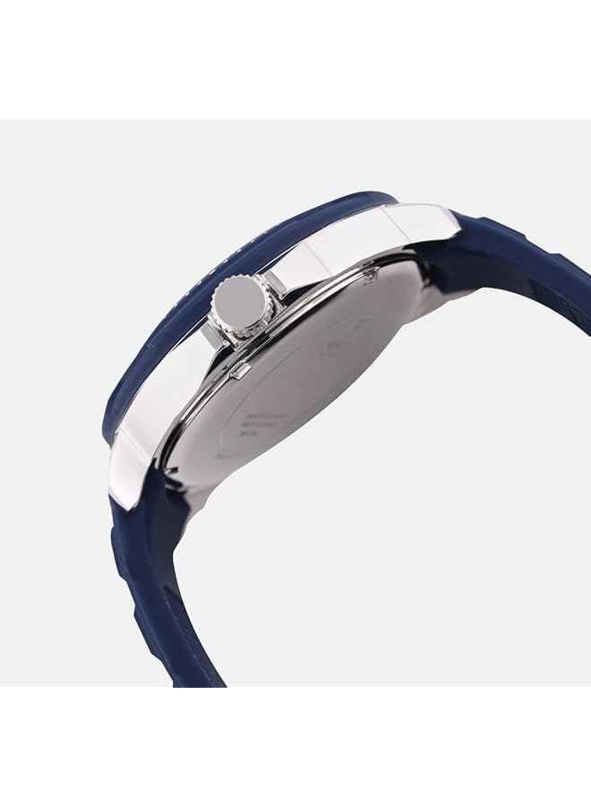 GUESS Tread Watch For Men Analog Rubber Strap W0967G2 Blue Band - Image 3