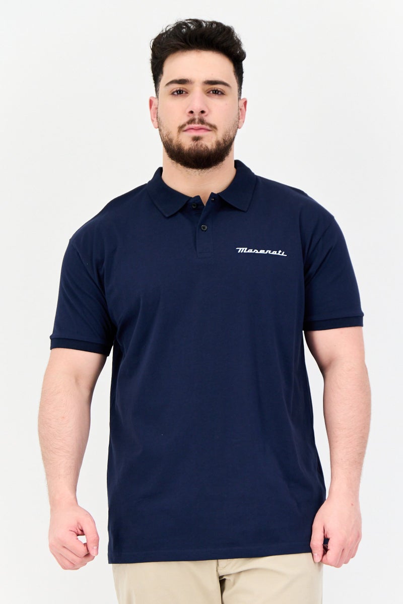 Maserati تي شيرت بولو قصير الأكمام بتصميم منتظم للرجال بشعار العلامة التجارية، أزرق داكن - Image 1