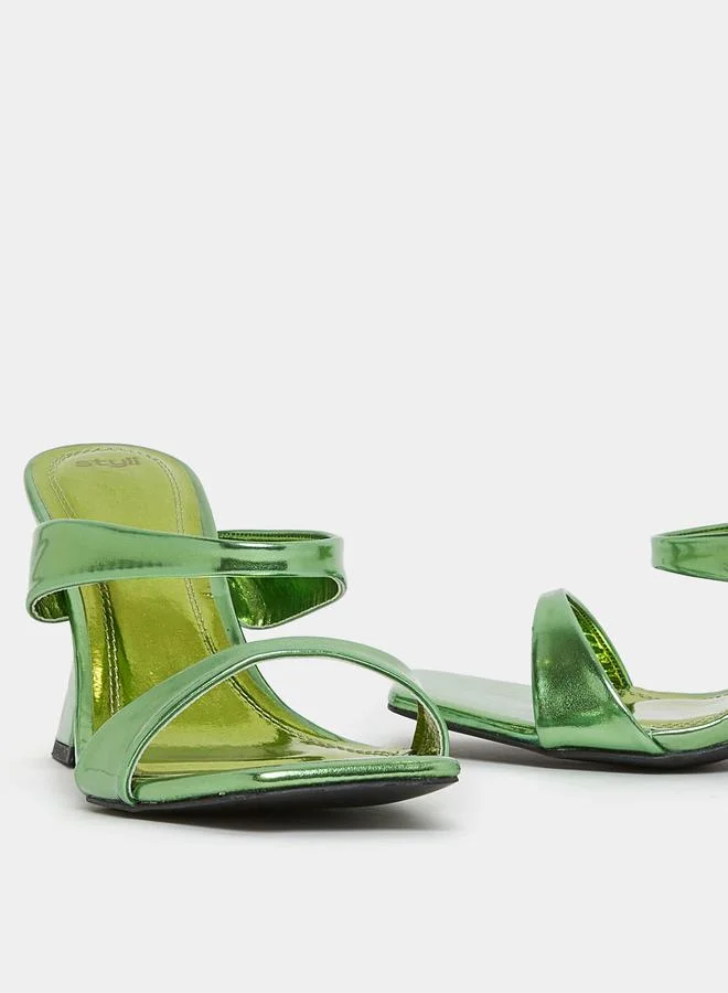 ستايلي Metallic Double Strap Spool Heel Sandal