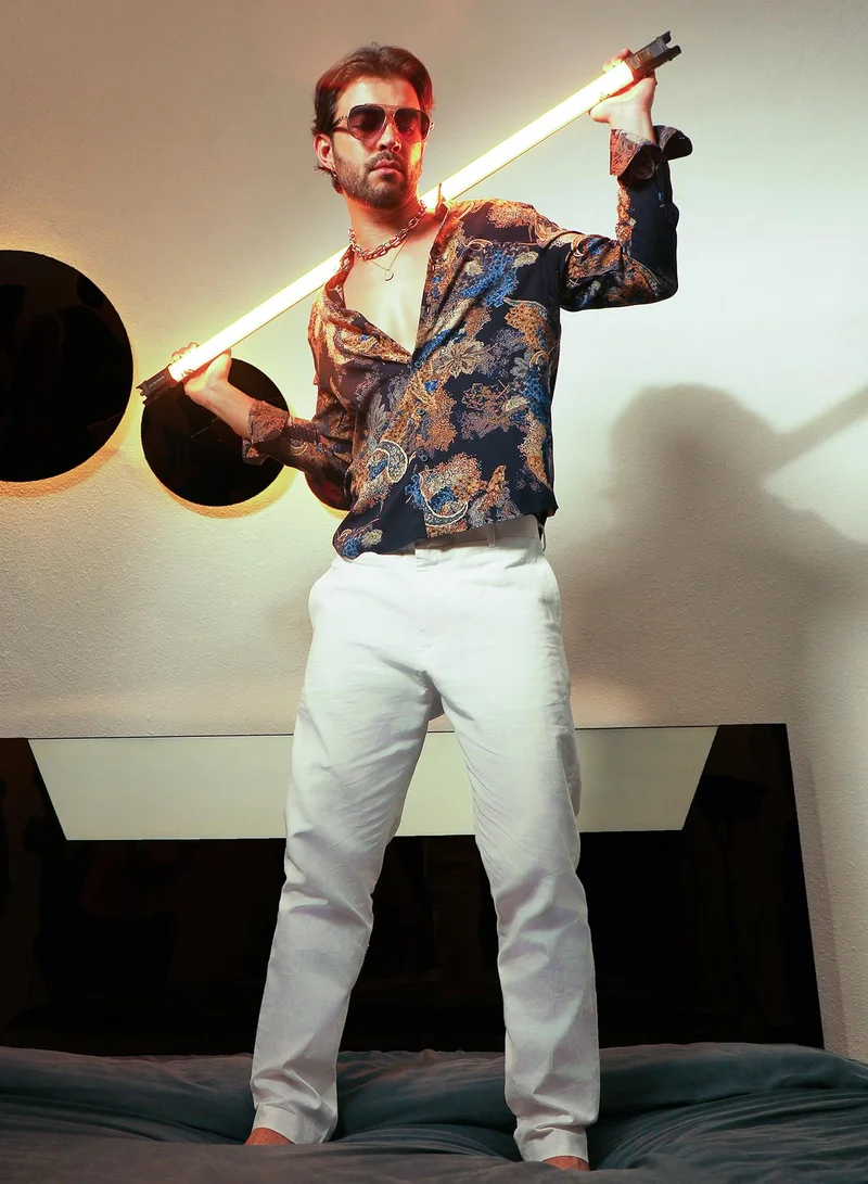 Campus Sutra Men's Royal Blue & Midnight Black Paisley Flora Shirt For Casual Wear | Spread Collar | Long Sleeve | Button Closure | Shirt Crafted With Comfort Fit For Everyday Wear