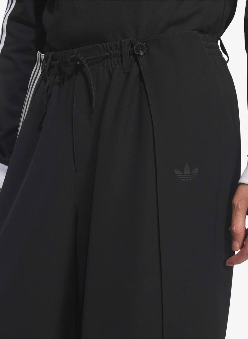 Adidas Originals black 3-Stripes Premium Sweatpants for Men | Best Price UAE