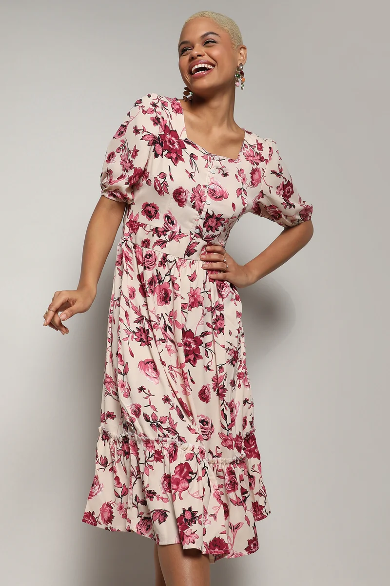 كامبوس سوترا فستان نسائي ميدي بطبعة زهور بيج وأحمر بتفاصيل كشكش بأكمام قصيرة وراحة فائقة للاستخدام اليومي