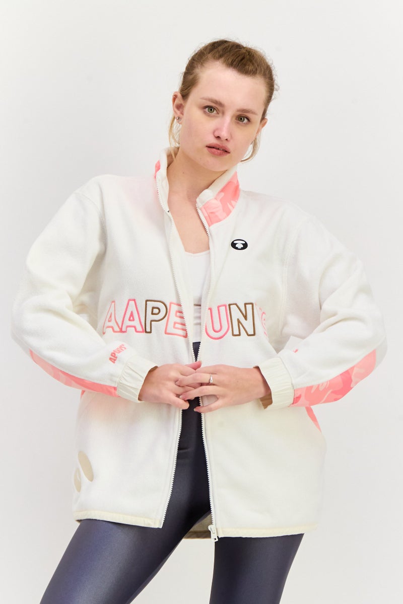 Aape By A Bathing Ape جاكيت نسائي مزخرف من قماش سوفت شيل، أبيض - Image 1