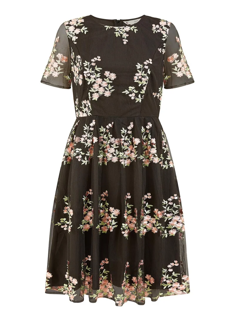 Yumi Floral Embroidered Dress