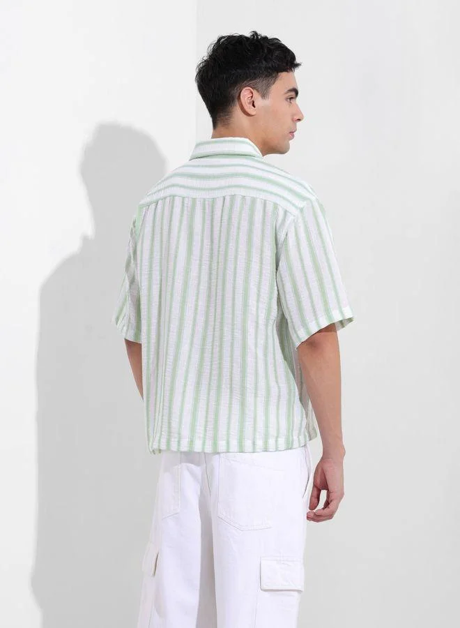 شركة المرآب الهندية Men Boxy Fit Striped Cutaway Collar Half Sleeves Shirt