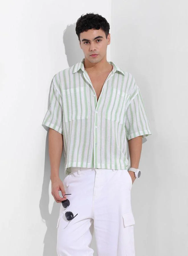 شركة المرآب الهندية Men Boxy Fit Striped Cutaway Collar Half Sleeves Shirt