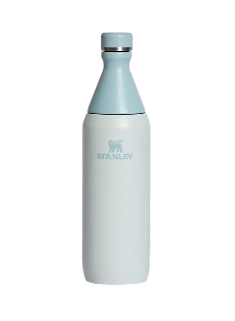 ستانلي زجاجة رفيعة، زجاجة مياه معزولة من الفولاذ المقاوم للصدأ، كوب ماء مانع للتسرب بغطاء ملتوي، سهل التنظيف، خالٍ من مادة BPA، كوب متين للاستخدام الداخلي والخارجي، (قطعة واحدة، أخضر ضبابي)