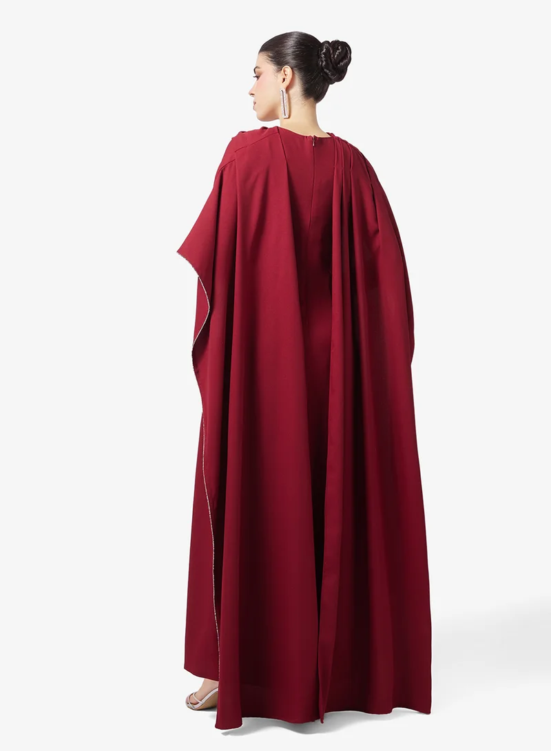 نمشي x فستان خط  من الكريب بتفاصيل كاب