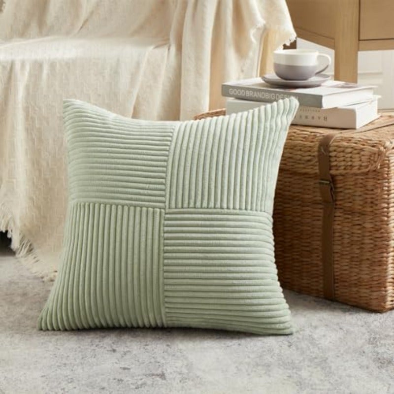 غرفة فاخرة من هومي عبوة مزدوجة من أغطية وسائد ديكورية بلون الأخضر المريميّة بحجم 18x18 بوصة للمجلس، الأريكة، السرير، والأريكة بأسلوب المزرعة، ديكور منزلي بوهيمي، قماش مخملي ناعم، مطرز، بتصميم مربعات بملمس من القماش المنسوج، غطاء وسادة مربع، مقاس 45×45 سم - Image 2