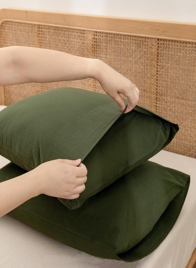 BESTOUCH غطاء وسادة BESTOUCH مصنوع من القطن المغسول 100%، لطيف على الشعر والبشرة، بملمس الكتان الناعم والمريح والمسامي. طقم من قطعتين، غطاء وسادة بإغلاق ظرفي، لون أخضر زيتوني سادة، مقاس كوين 20 × 30 بوصة. - Image 3