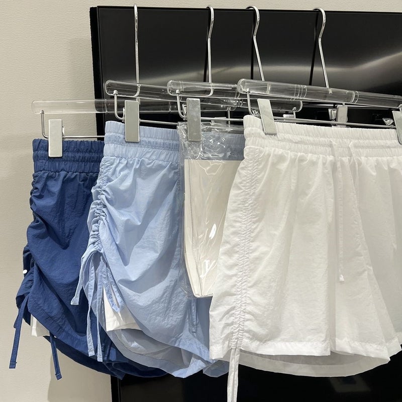 Women's Color-Blocked Yoga Shorts with Lining - Image 3