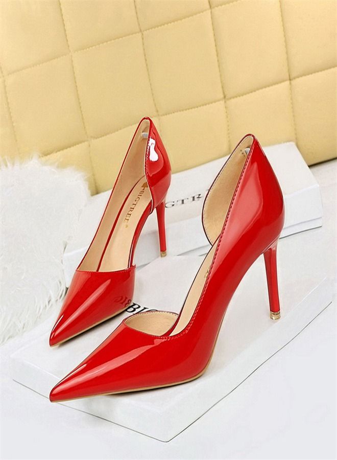 BIGTREE Pointed Side Cut-Out High-Heeled Shoes 7.5CM Red