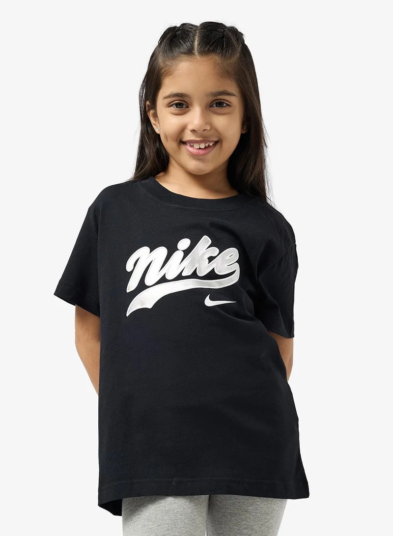 نايكي تيشيرت شبابي بتصميم عصري