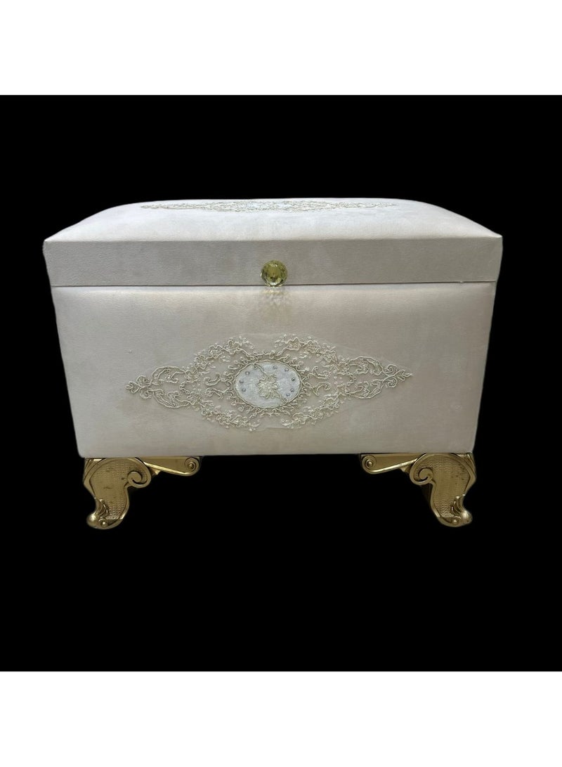 Carpet box for storing carpets and prayer sheets. Available in different sizes. Medium size.