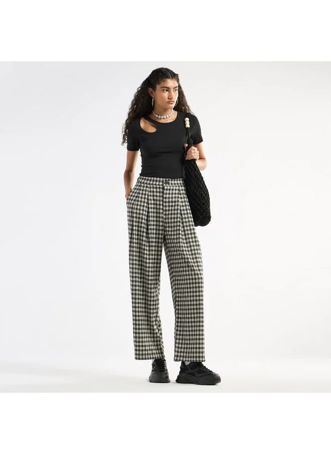 FAV Checked Pants with Button Closure and Pockets