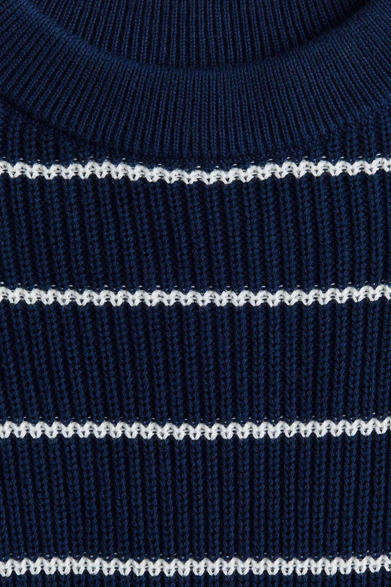 اتش اند ام كنزة واسعة مربعة الشكل