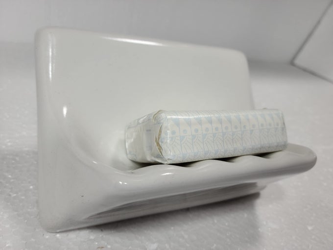 SNOW WHITE CERAMIC SOAP DISH SHOWER TRAY TILE IN INSTALLATION VINTAGE MID CENTURY MODERN RETRO