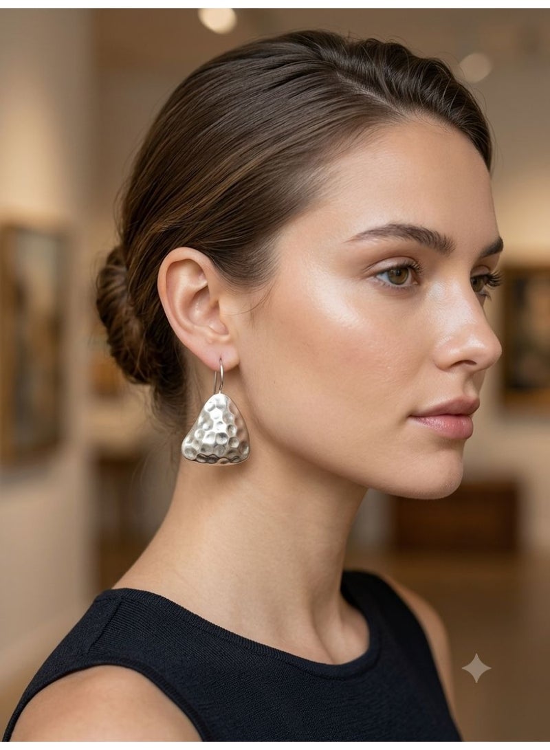 The Intermix Gems Hammered Geometric Earrings in 925 Sterling Silver - Image 4